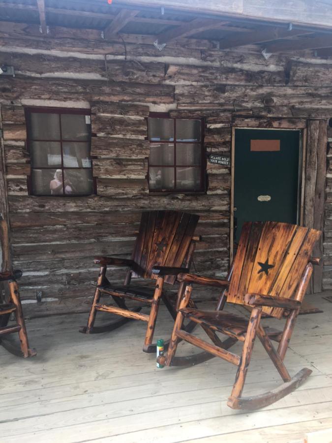 Acorn Hideaways Canton Old West Bunkhouse For 9 - Trail'S End Corral Exterior photo